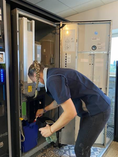 distributeur automatique de boisson chaude